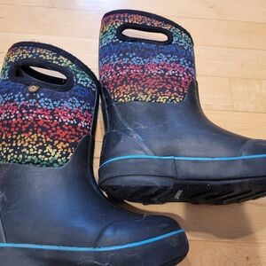 Kids size 13 Bogs Rainbow snow boots